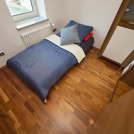 公寓 Gemuetliche 4 Mit Einzelbetten, Kueche Und Badezimmer *